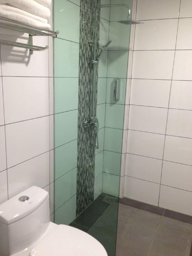 Nagoya Inn Hotel Kuah Zewnętrze zdjęcie