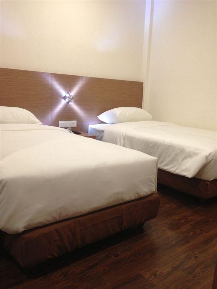Nagoya Inn Hotel Kuah Zewnętrze zdjęcie